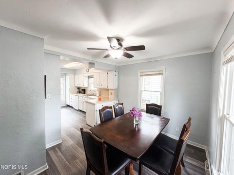 Tiny photo for 3243 Northwood Avenue, Toledo, OH 43606 (MLS # 10007188)