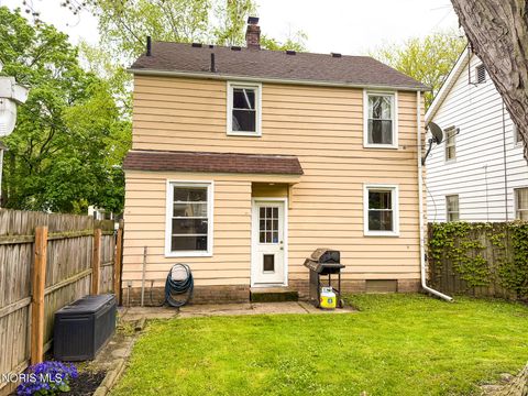 Tiny photo for 3243 Northwood Avenue, Toledo, OH 43606 (MLS # 10007188)