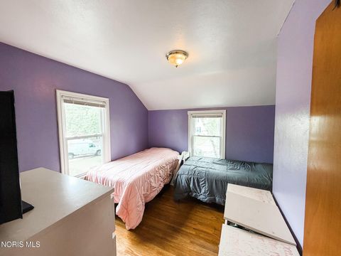 Tiny photo for 3243 Northwood Avenue, Toledo, OH 43606 (MLS # 10007188)