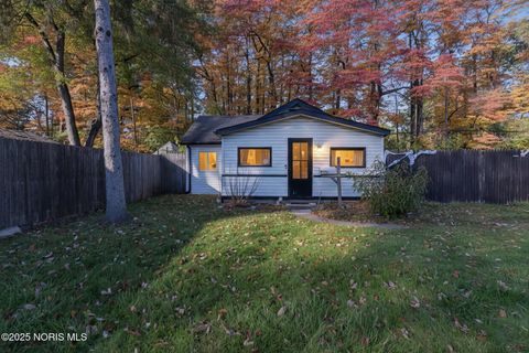 Photo of 5327 Oldham Drive, Toledo, OH 43613 (MLS # 10000616)