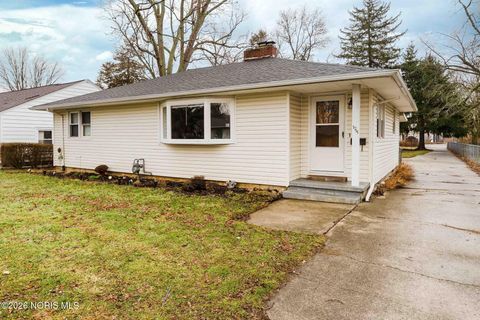Photo of 1711 Washington Avenue, Findlay, OH 45840 (MLS # 10003156)