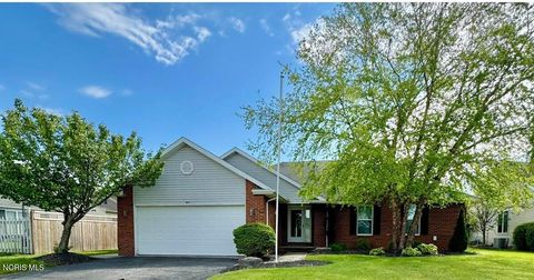 Photo of 804 Hunters Creek Drive, Findlay, OH 45840 (MLS # 10007858)