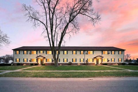 Photo of 1230 Bedford Woods Drive #4, Toledo, OH 43615 (MLS # 10006332)