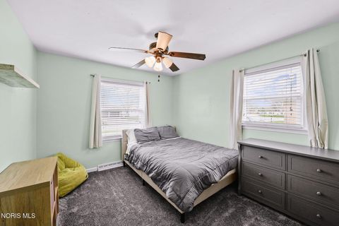 Tiny photo for 2418 Hollybrook Drive, Findlay, OH 45840 (MLS # 10006263)