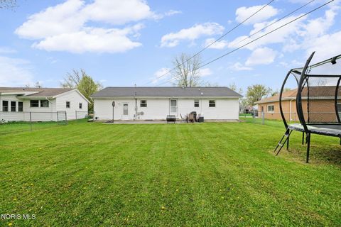 Tiny photo for 2418 Hollybrook Drive, Findlay, OH 45840 (MLS # 10006263)