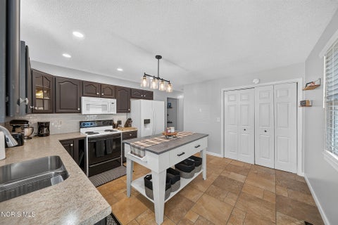 Tiny photo for 248 E Hobart Avenue, Findlay, OH 45840 (MLS # 10014028)