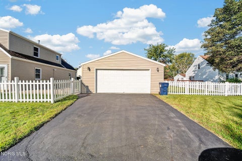 Tiny photo for 248 E Hobart Avenue, Findlay, OH 45840 (MLS # 10014028)