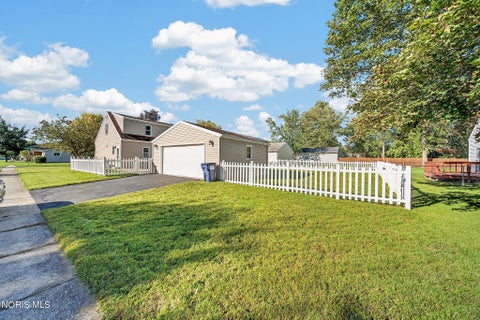 Tiny photo for 248 E Hobart Avenue, Findlay, OH 45840 (MLS # 10014028)