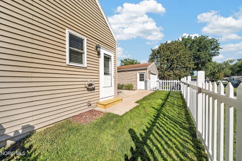 Tiny photo for 248 E Hobart Avenue, Findlay, OH 45840 (MLS # 10014028)