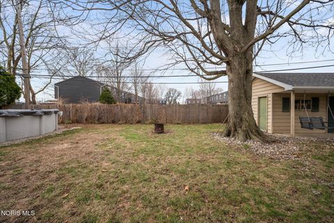 Tiny photo for 6049 Holliday Drive, Toledo, OH 43611 (MLS # 10005373)