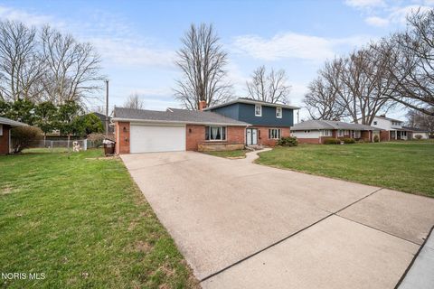 Tiny photo for 6049 Holliday Drive, Toledo, OH 43611 (MLS # 10005373)