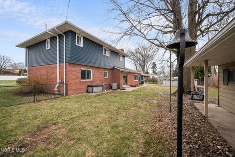 Tiny photo for 6049 Holliday Drive, Toledo, OH 43611 (MLS # 10005373)