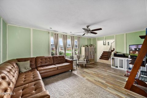 Tiny photo for 6049 Holliday Drive, Toledo, OH 43611 (MLS # 10005373)