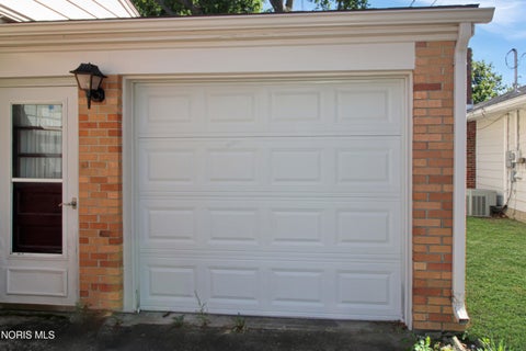 Tiny photo for 611 Alice Street, Port Clinton, OH 43452 (MLS # 10013088)
