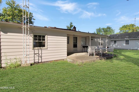 Tiny photo for 611 Alice Street, Port Clinton, OH 43452 (MLS # 10013088)