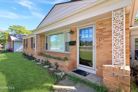 Tiny photo for 611 Alice Street, Port Clinton, OH 43452 (MLS # 10013088)