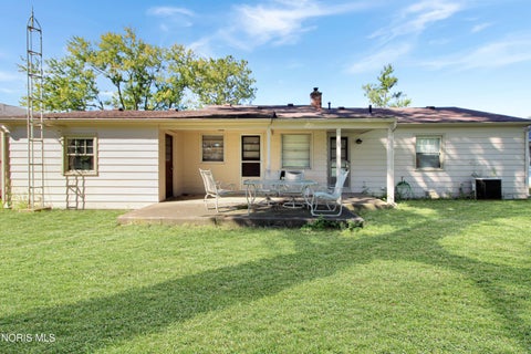 Tiny photo for 611 Alice Street, Port Clinton, OH 43452 (MLS # 10013088)
