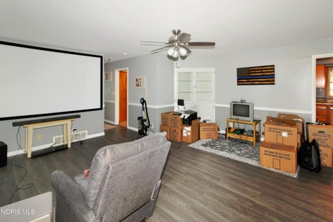 Tiny photo for 611 Alice Street, Port Clinton, OH 43452 (MLS # 10013088)