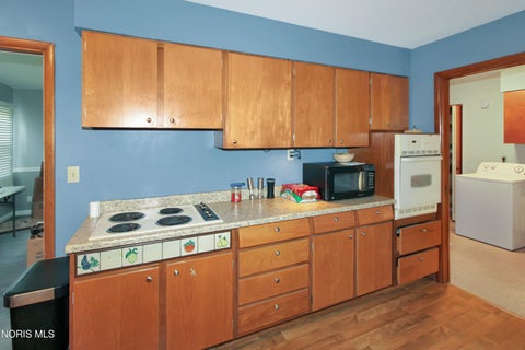 Tiny photo for 611 Alice Street, Port Clinton, OH 43452 (MLS # 10013088)