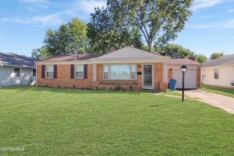 Tiny photo for 611 Alice Street, Port Clinton, OH 43452 (MLS # 10013088)