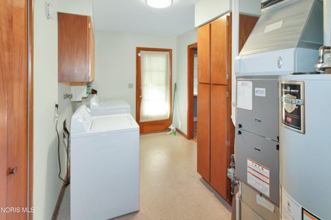 Tiny photo for 611 Alice Street, Port Clinton, OH 43452 (MLS # 10013088)