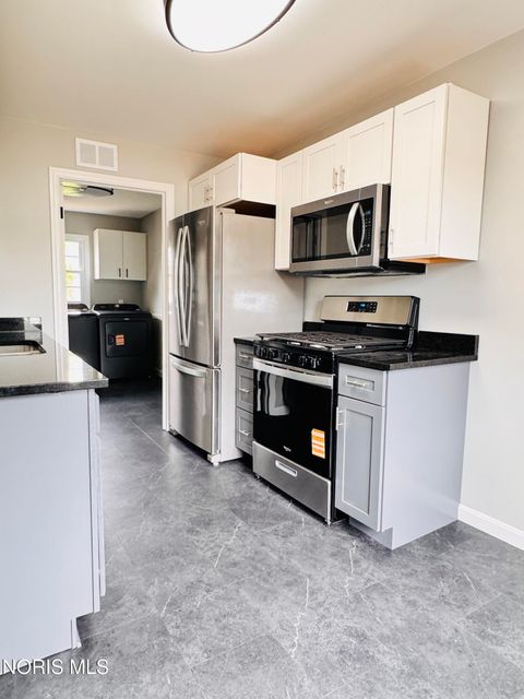 Tiny photo for 127 Elm Drive, Bryan, OH 43506 (MLS # 10007977)