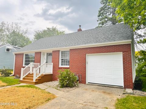 Photo of 127 Elm Drive, Bryan, OH 43506 (MLS # 10007977)