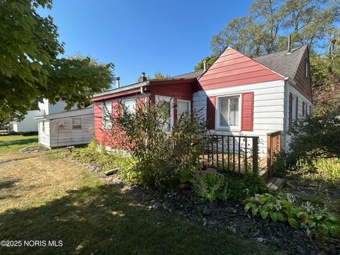 Tiny photo for 210 School Street, Luckey, OH 43443 (MLS # 10000195)
