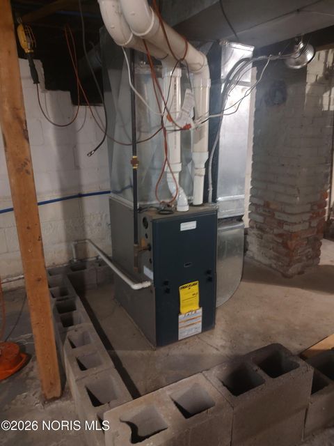 Tiny photo for 325 Chapin Street, Toledo, OH 43609 (MLS # 10003274)