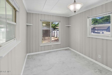 Tiny photo for 3713 Roanoke Road, Toledo, OH 43613 (MLS # 10010276)