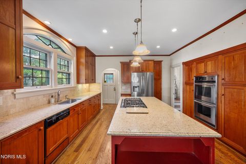 Tiny photo for 2132 Park Road, Ottawa Hills, OH 43606 (MLS # 10007322)