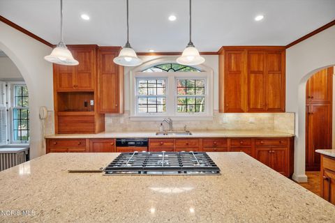 Tiny photo for 2132 Park Road, Ottawa Hills, OH 43606 (MLS # 10007322)