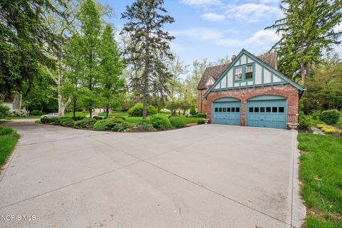 Tiny photo for 2132 Park Road, Ottawa Hills, OH 43606 (MLS # 10007322)