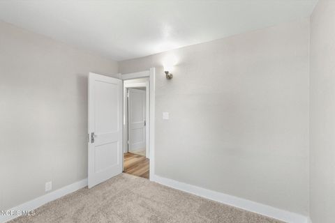 Tiny photo for 576 Dearborn Avenue, Toledo, OH 43605 (MLS # 10007120)