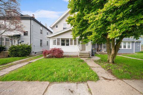 Tiny photo for 576 Dearborn Avenue, Toledo, OH 43605 (MLS # 10007120)