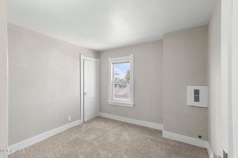 Tiny photo for 576 Dearborn Avenue, Toledo, OH 43605 (MLS # 10007120)