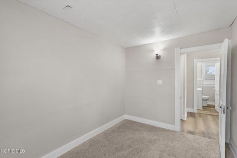 Tiny photo for 576 Dearborn Avenue, Toledo, OH 43605 (MLS # 10007120)