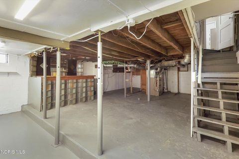 Tiny photo for 576 Dearborn Avenue, Toledo, OH 43605 (MLS # 10007120)