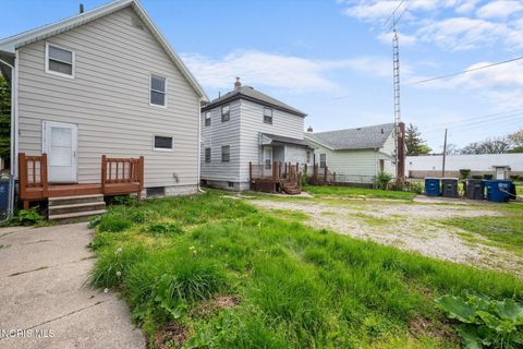 Tiny photo for 576 Dearborn Avenue, Toledo, OH 43605 (MLS # 10007120)