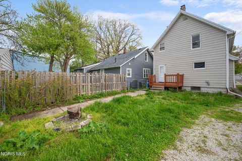 Tiny photo for 576 Dearborn Avenue, Toledo, OH 43605 (MLS # 10007120)