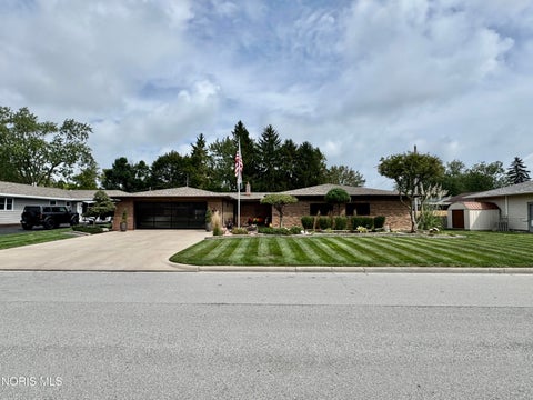 Tiny photo for 611 Oxford Drive, Bryan, OH 43506 (MLS # 10013422)