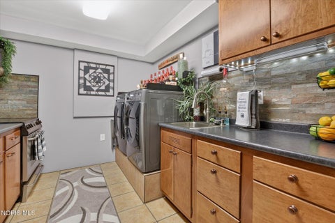 Tiny photo for 611 Oxford Drive, Bryan, OH 43506 (MLS # 10013422)