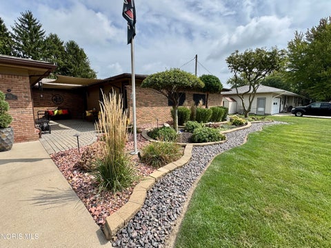 Tiny photo for 611 Oxford Drive, Bryan, OH 43506 (MLS # 10013422)