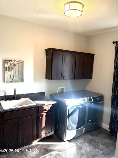 Tiny photo for 5716 Hamptons Drive, Monclova, OH 43542 (MLS # 10000932)