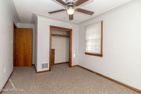 Tiny photo for 402 E Indiana Avenue, Maumee, OH 43537 (MLS # 10002498)
