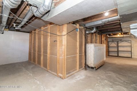 Tiny photo for 402 E Indiana Avenue, Maumee, OH 43537 (MLS # 10002498)