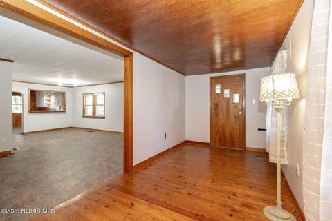 Tiny photo for 402 E Indiana Avenue, Maumee, OH 43537 (MLS # 10002498)