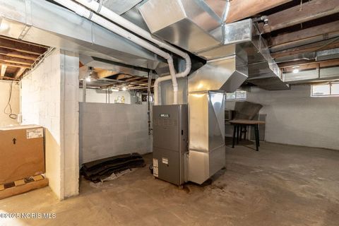 Tiny photo for 402 E Indiana Avenue, Maumee, OH 43537 (MLS # 10002498)