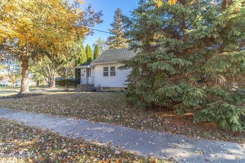 Tiny photo for 402 E Indiana Avenue, Maumee, OH 43537 (MLS # 10002498)