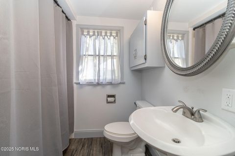 Tiny photo for 402 E Indiana Avenue, Maumee, OH 43537 (MLS # 10002498)